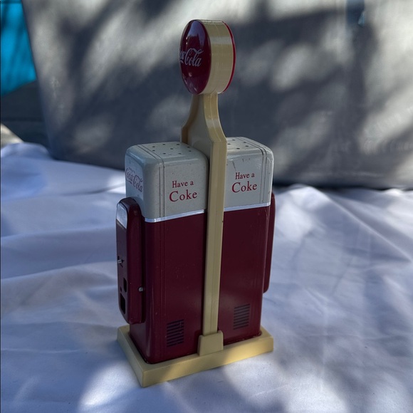 Vintage 90s Coca-Cola Red S&P Salt and Pepper Shakers - Picture 3 of 5